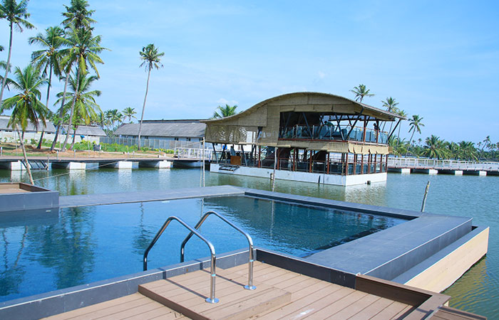 Aquatic - The Floating Resort photo 17