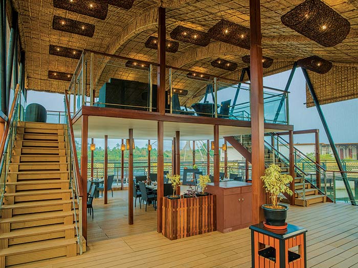 Aquatic - The Floating Resort photo 6